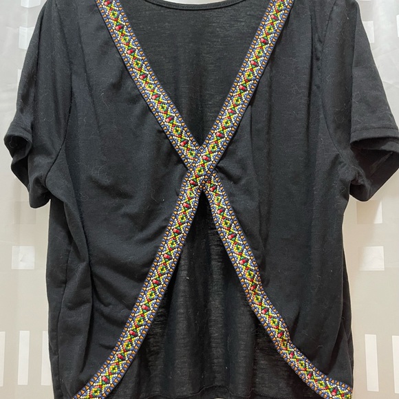 Source Unknown Tops - Black medium T-shirt with Aztec embroidery